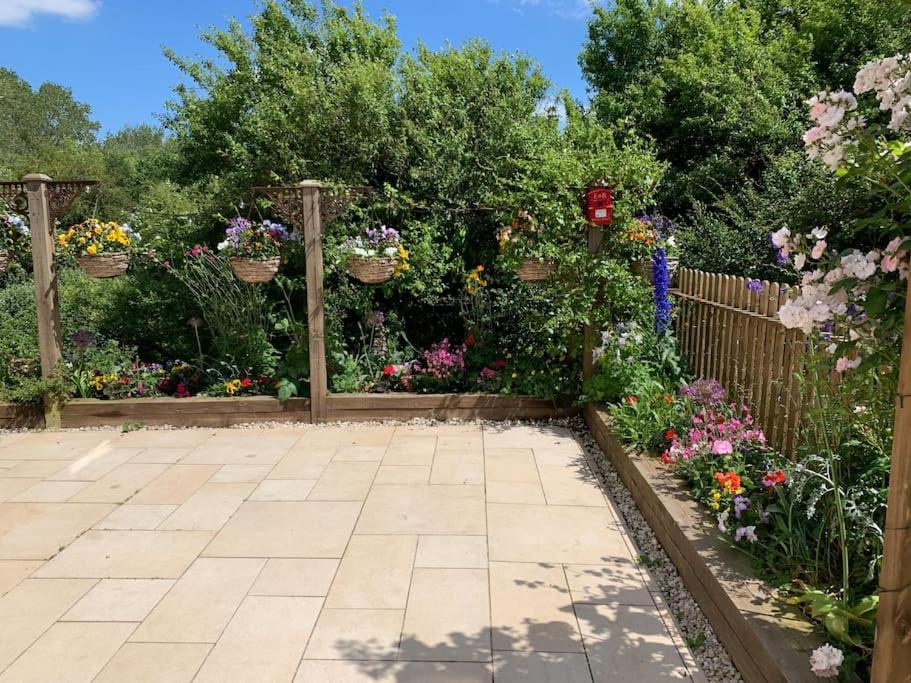 Canal View 2 Bedrooms End Of Terrace Chichester Exterior foto