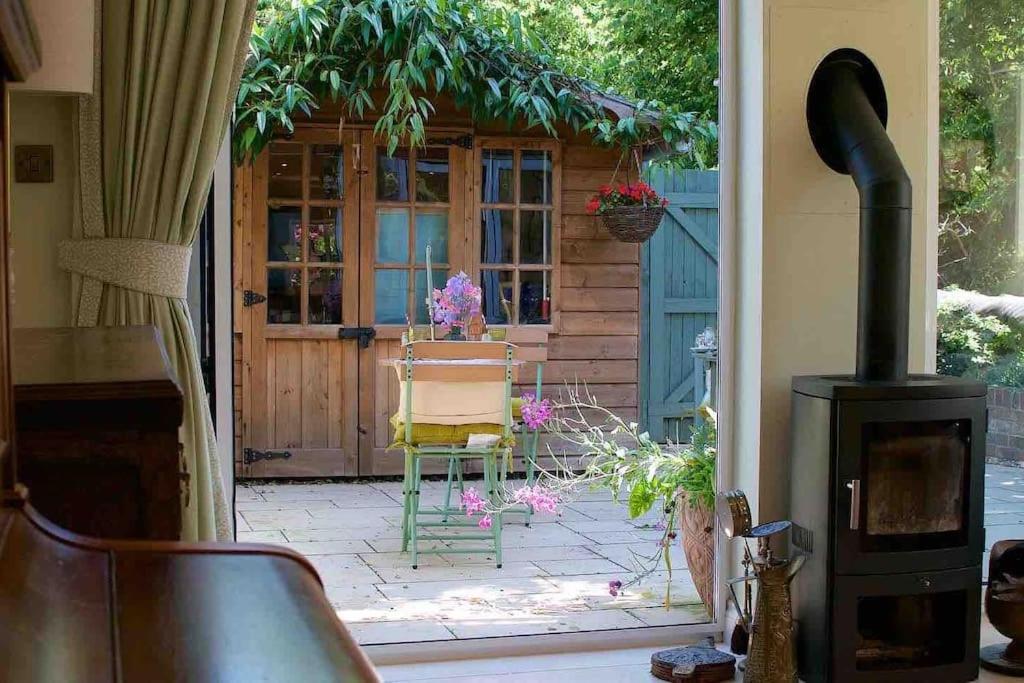 Canal View 2 Bedrooms End Of Terrace Chichester Exterior foto