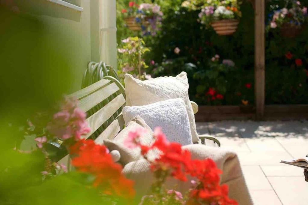 Canal View 2 Bedrooms End Of Terrace Chichester Exterior foto